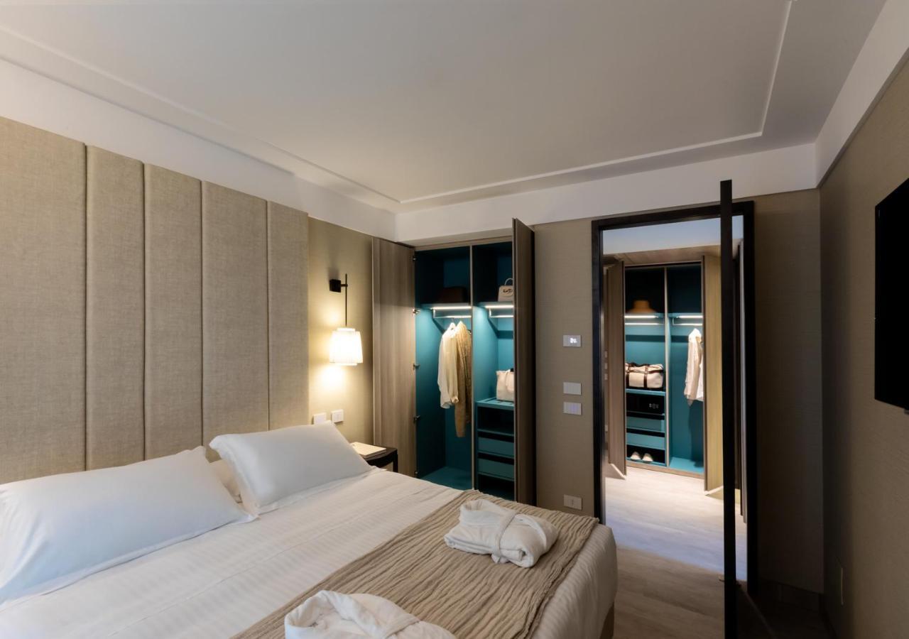 Ceccarini 9 Home Suite Home Riccione Exterior foto